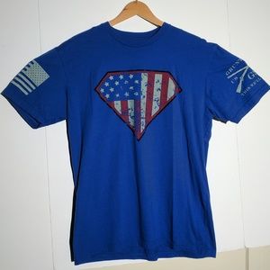 USA Superman logo graphic tee. Size Medium